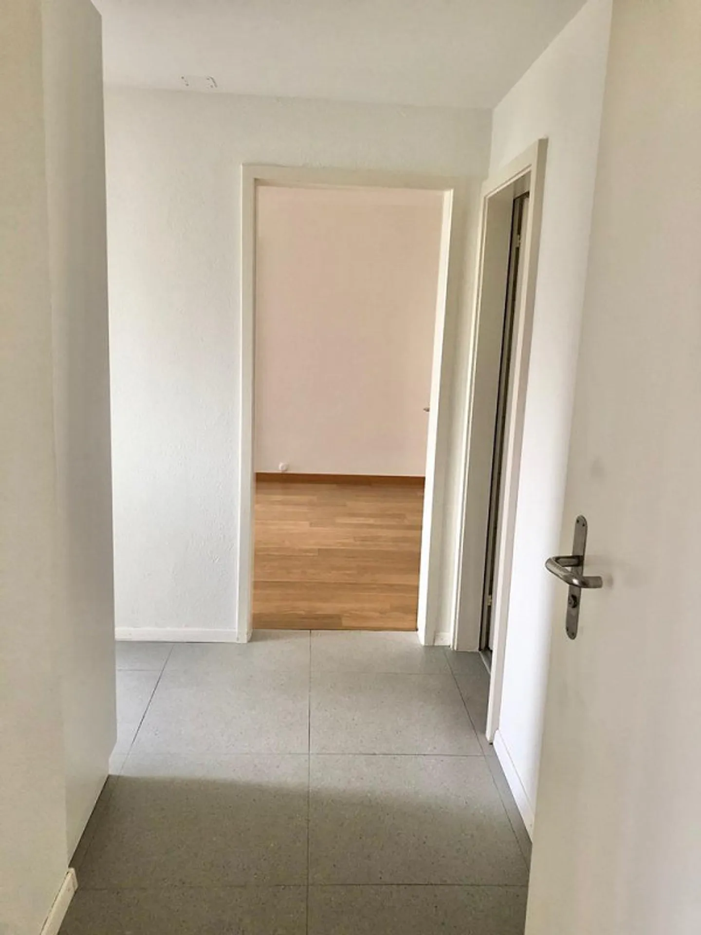 Charmante Wohnung mit Balkon sucht neue Mieterschaft ... - Foto 6 von 9