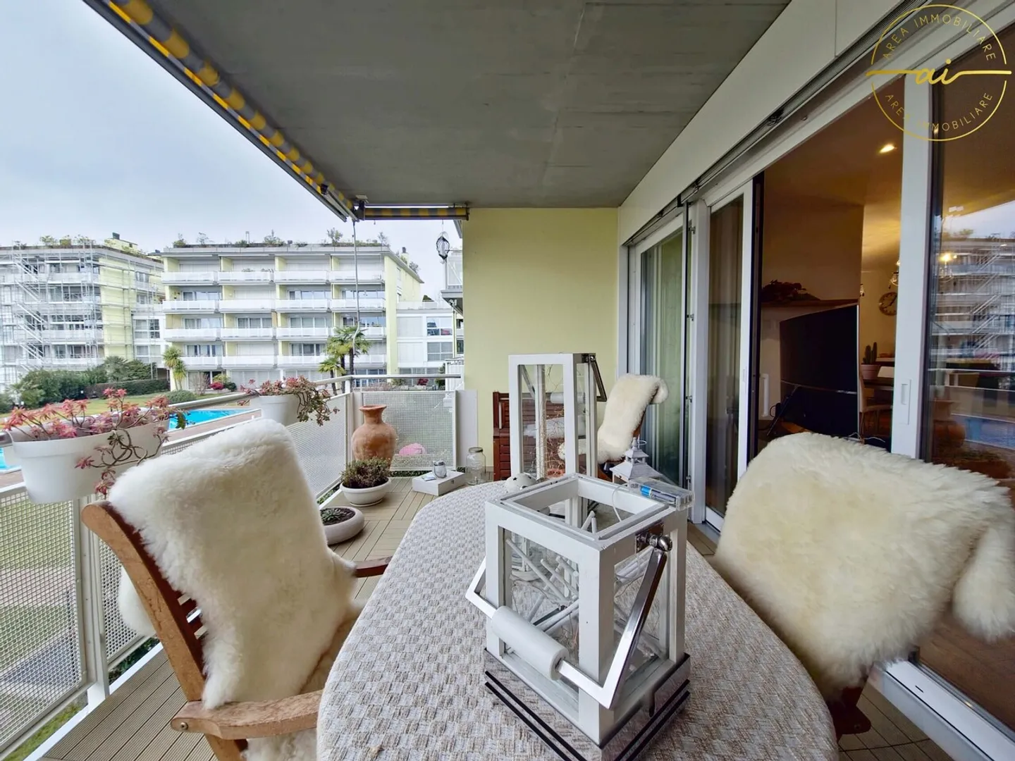 ELEGANTE 5.5-ZIMMER-WOHNUNG MIT EXKLUSIVEN DIENSTLEISTUNGEN - Foto 8 von 13