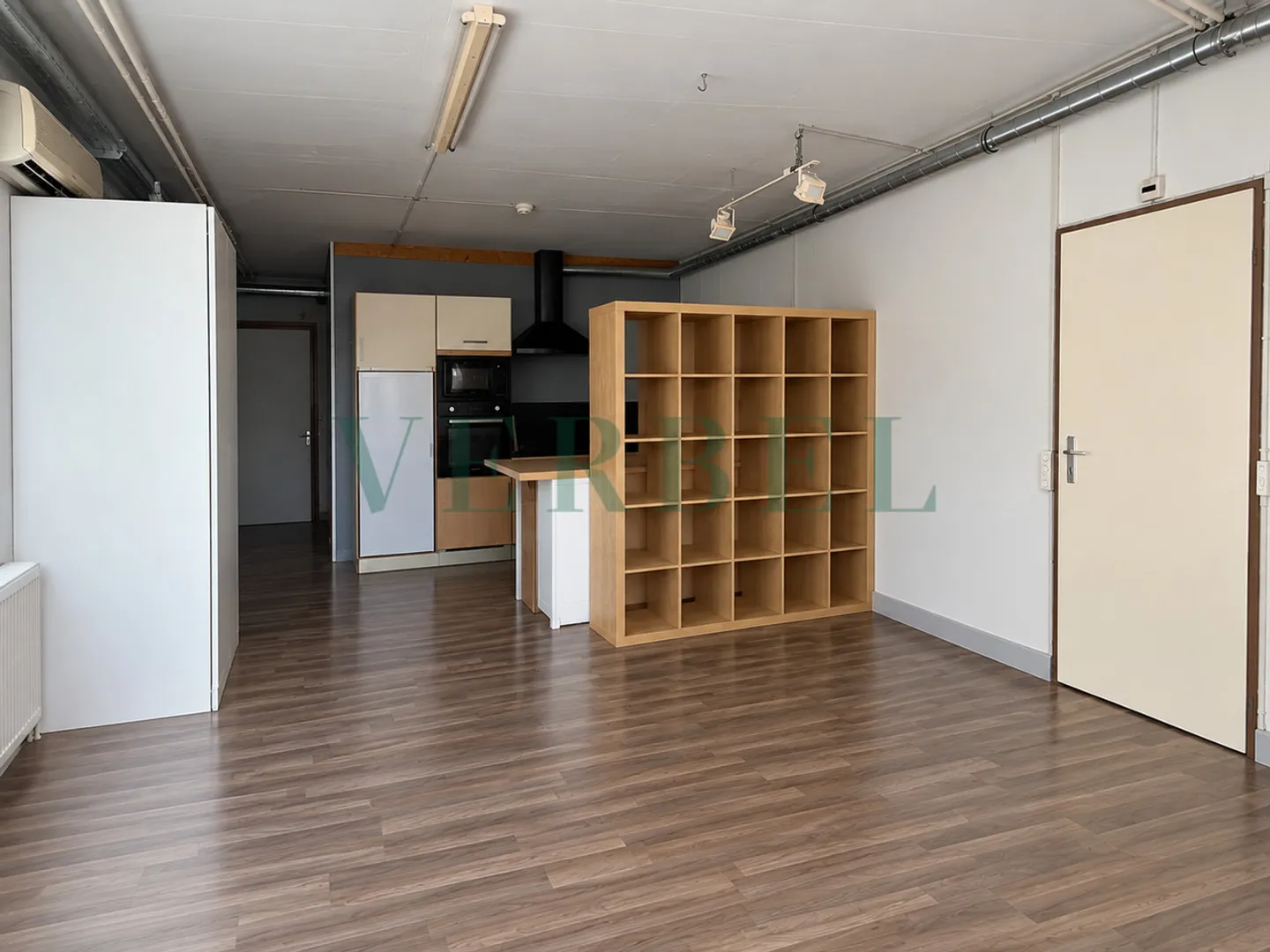 Duplex Commercial Space in Nyon - Photo 4 of 4