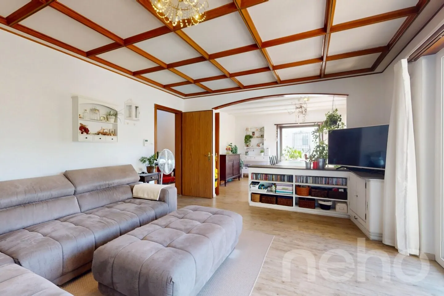 Casa spaziosa con giardino e tanto spazio per famiglia e ufficio - Foto 3 di 12