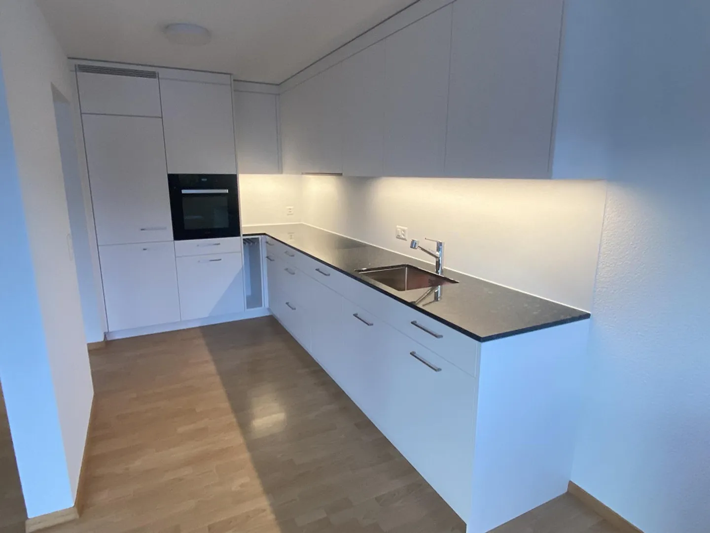 4 1/2 Room Apartment in Central Location - Photo 2 of 5