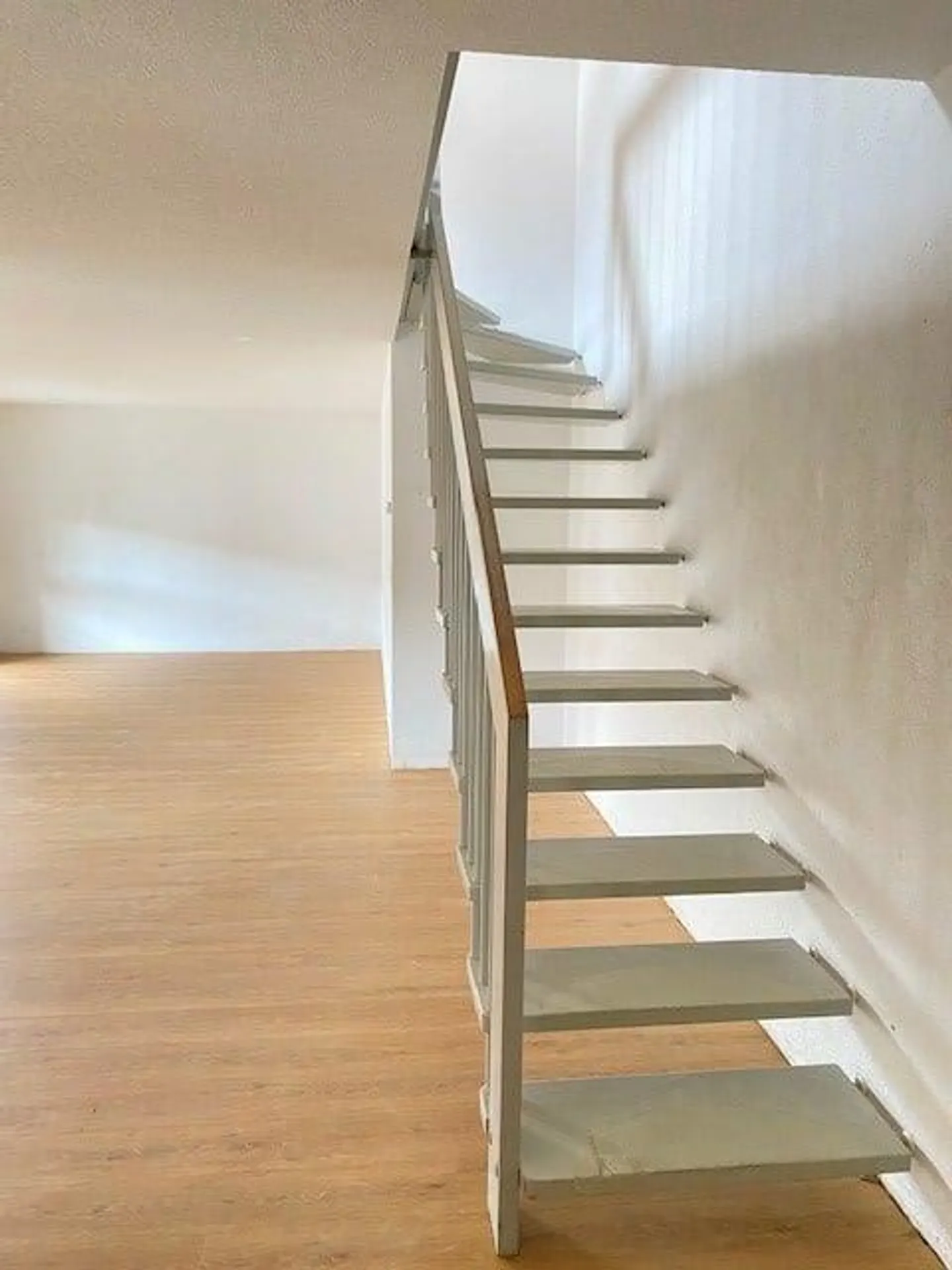 Appartamento duplex di 4½ locali a Laupen - Foto 3 di 9