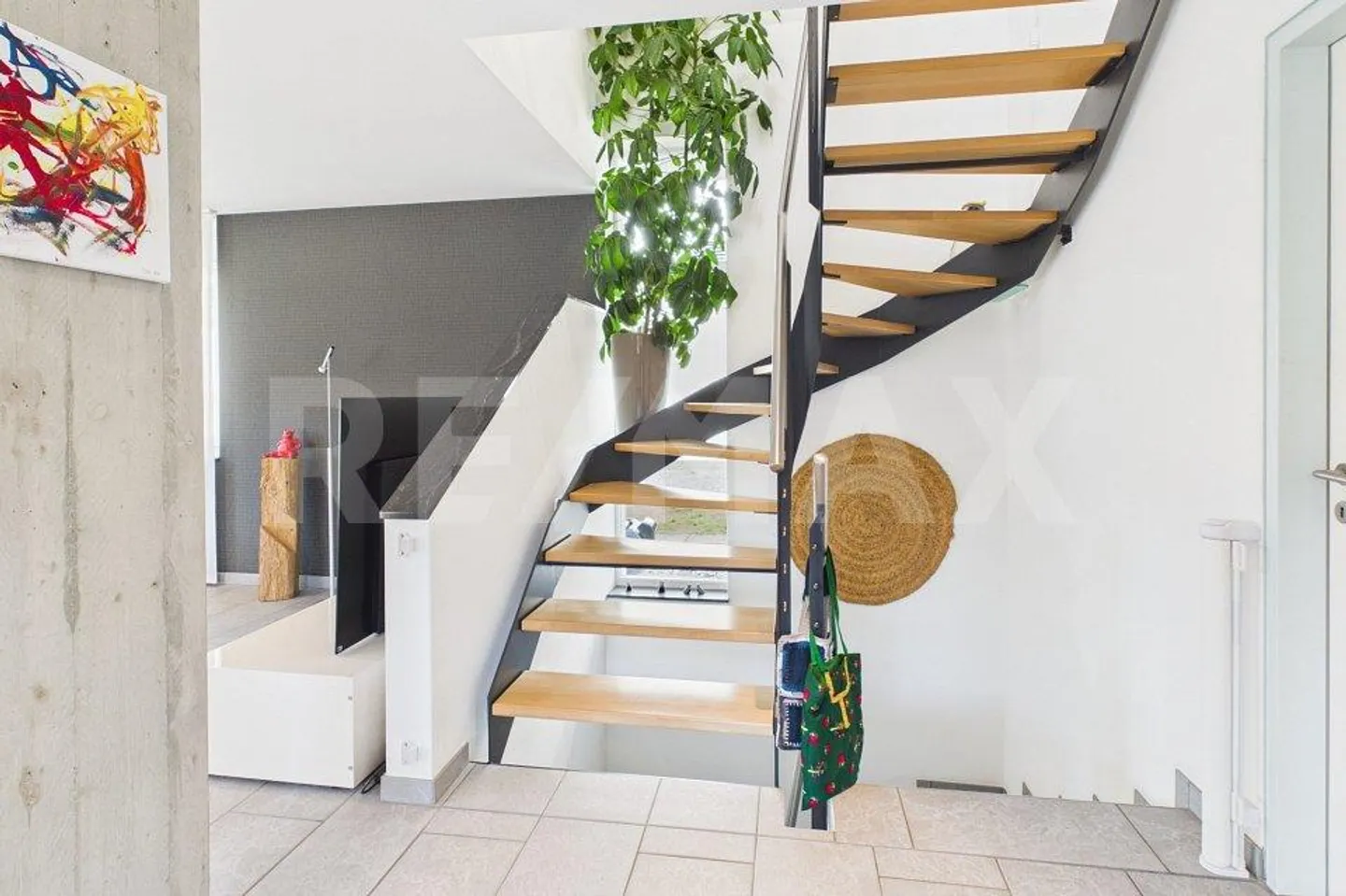 Spacious Single-Family Home with Apartment - Photo 12 of 13
