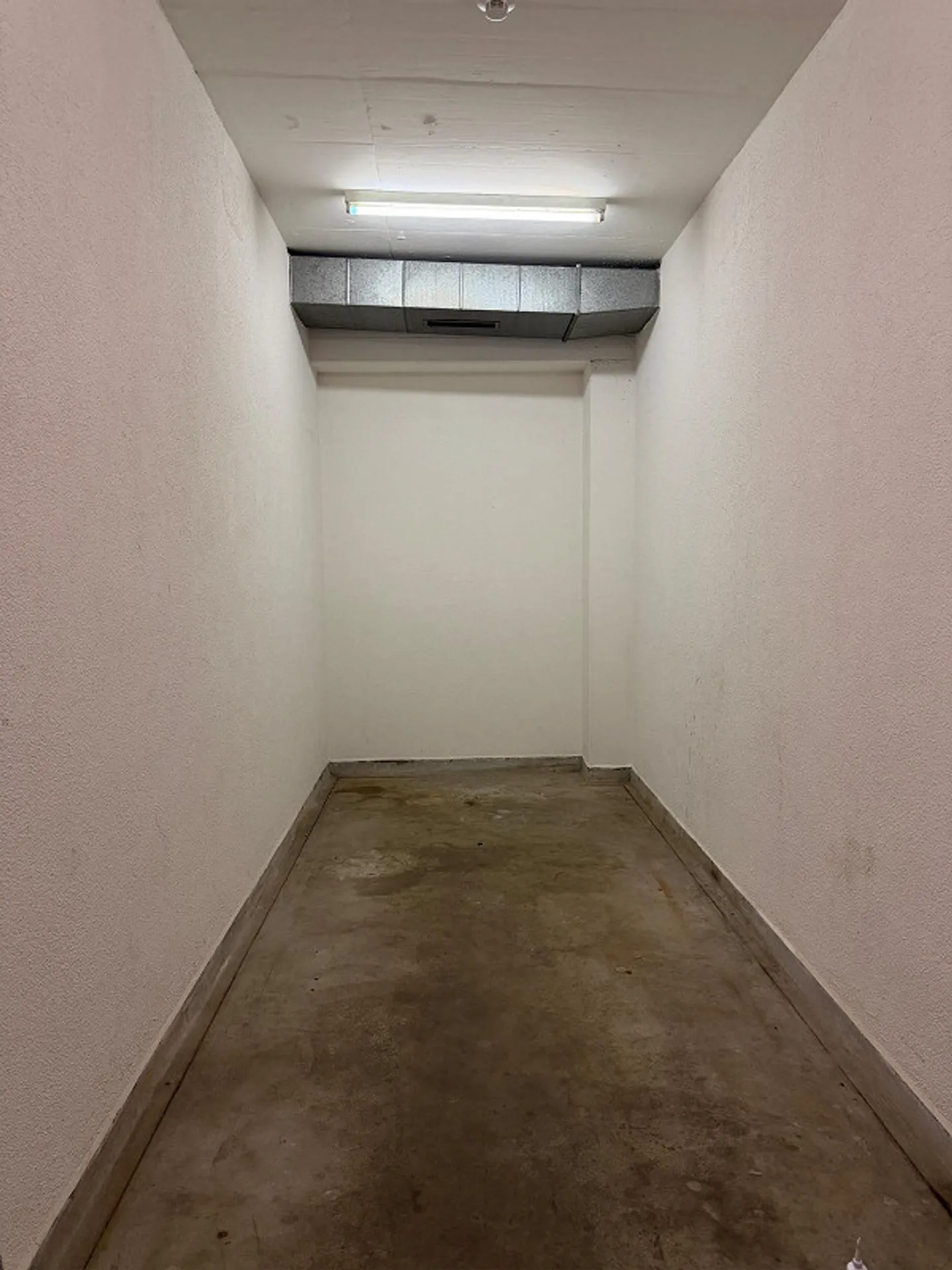 Spazi di stoccaggio flessibili in posizione privilegiata Area di sosta autostradale Würenlos - Foto 1 di 3