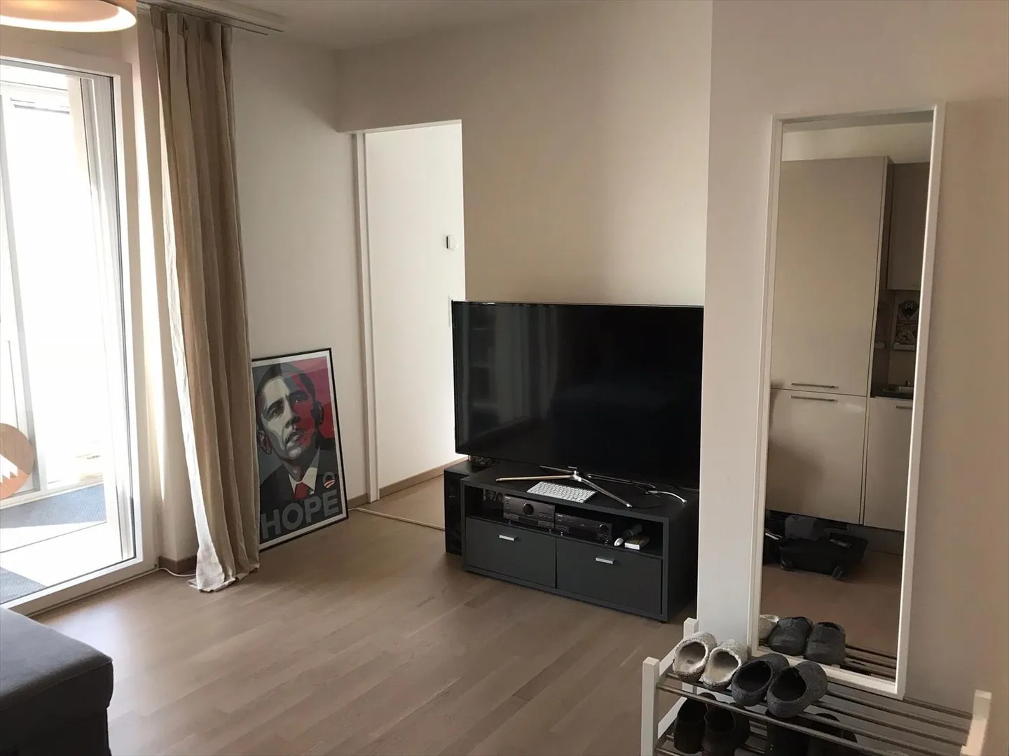 Studio 1 room - Photo 3 of 4