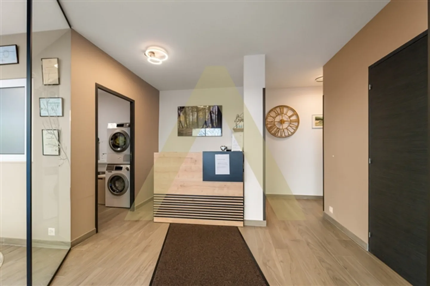 Bellissimi locali commerciali vicino al centro di Montana - Foto 5 di 9