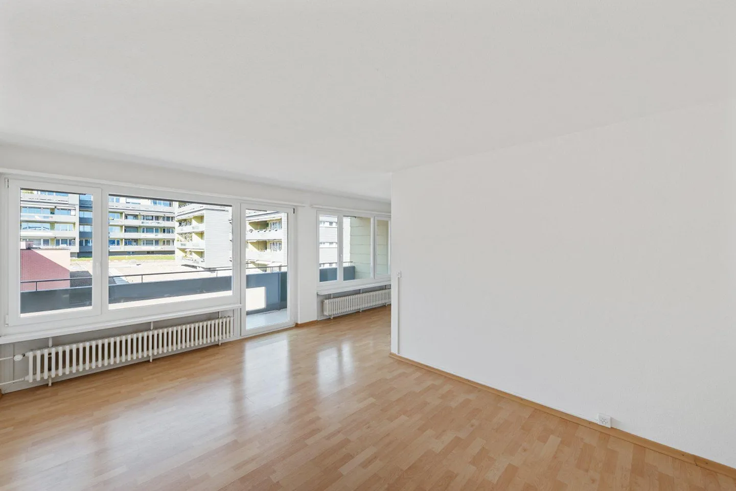 Bell'appartamento in un ambiente verde - Foto 2 di 9