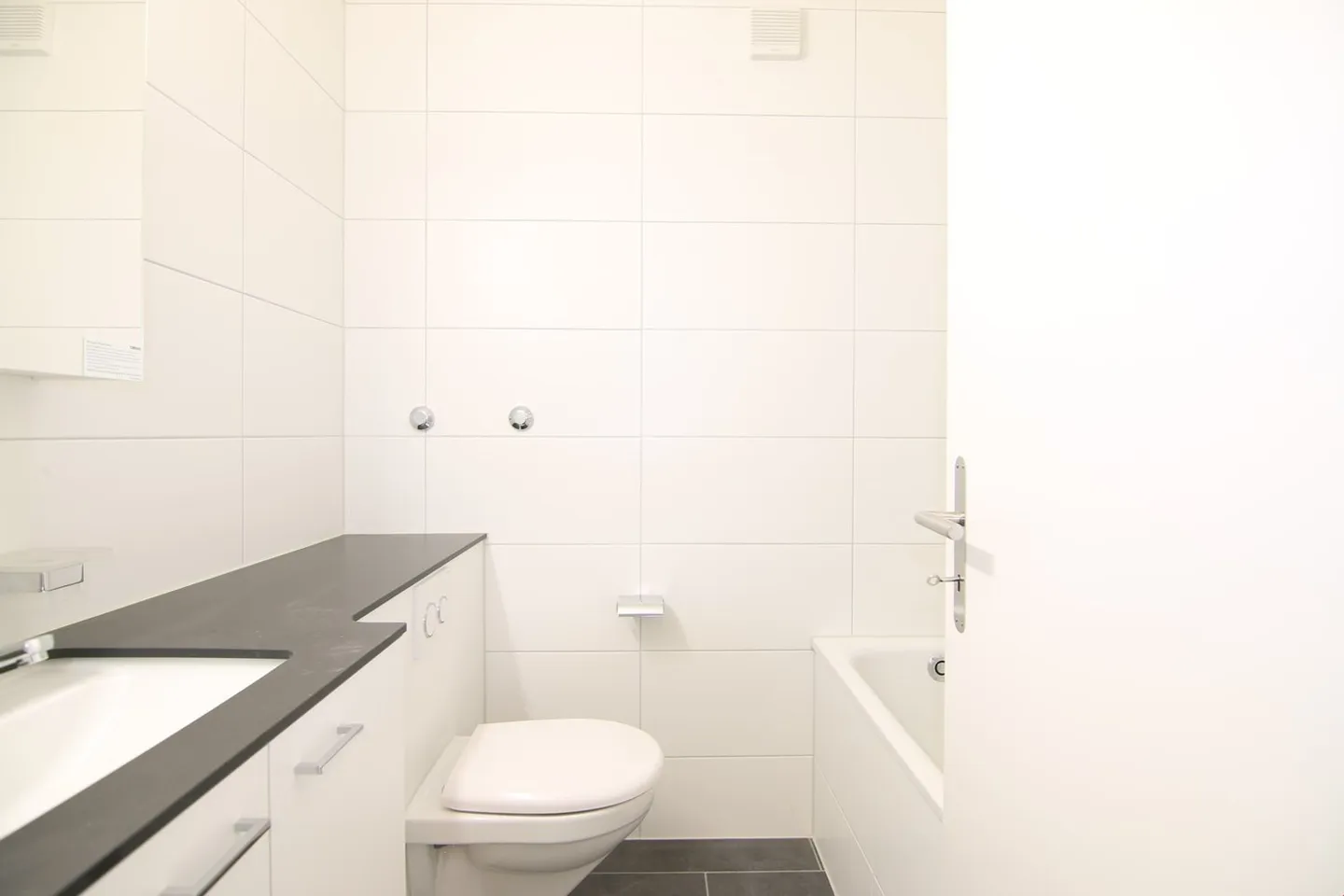 3-room apartment on the outskirts - Photo 2 of 7