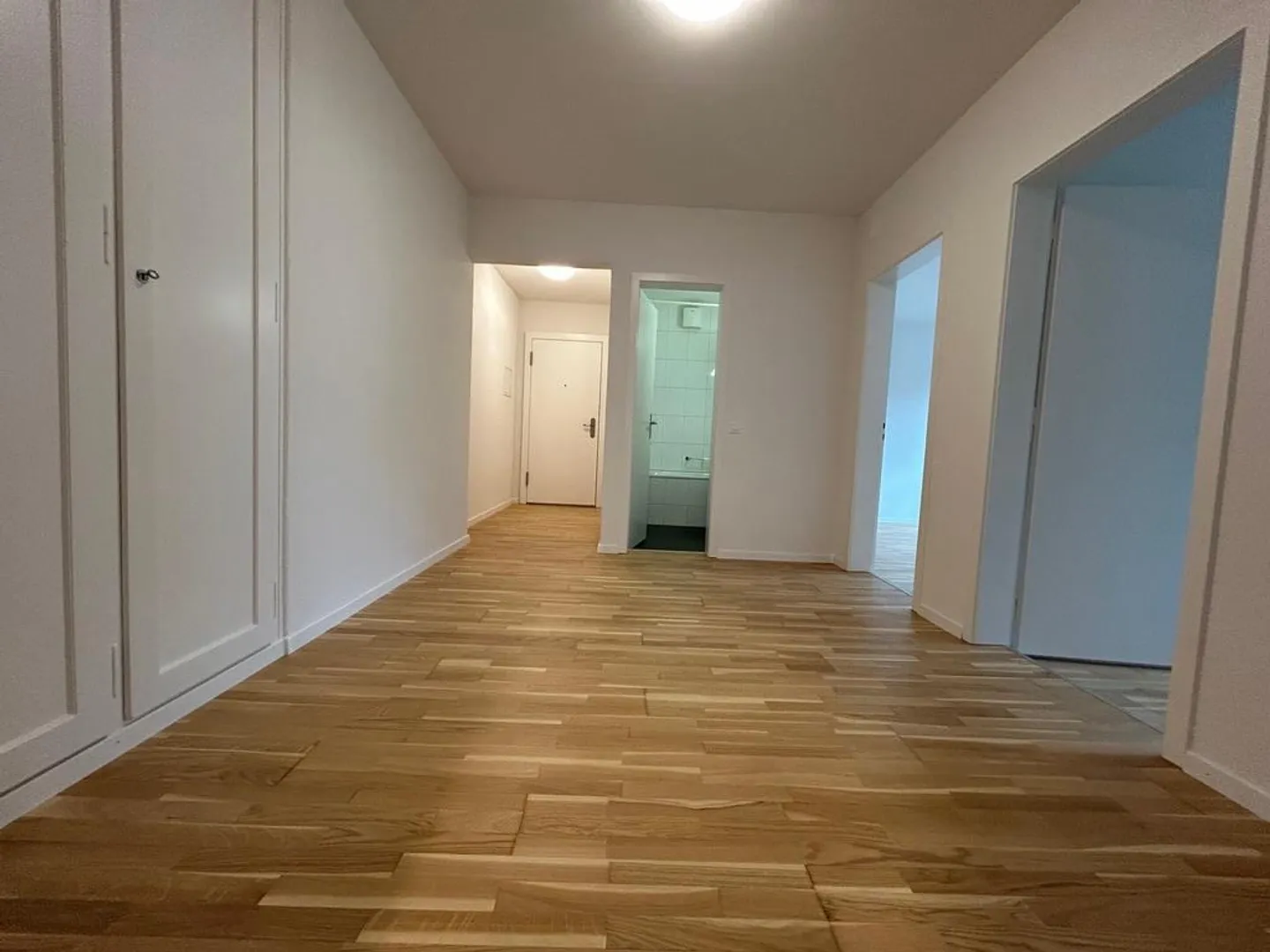 Appartement moderne de 3,5 pièces à louer - Photo 3 sur 8