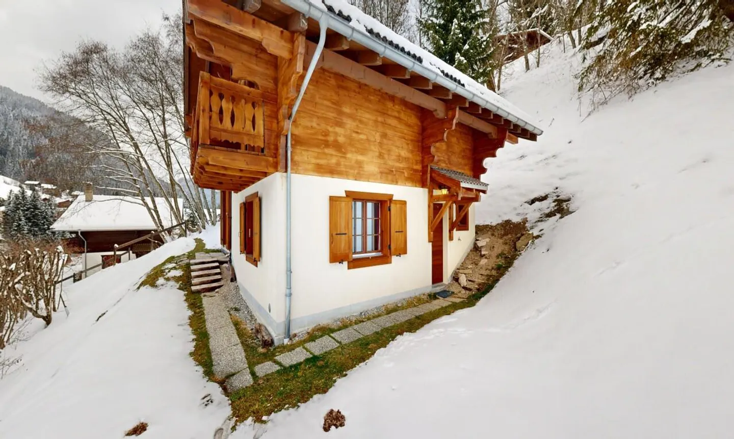 Exklusiv: Chalet mit 4 Schlafzimmern und Garage - Foto 2 von 11