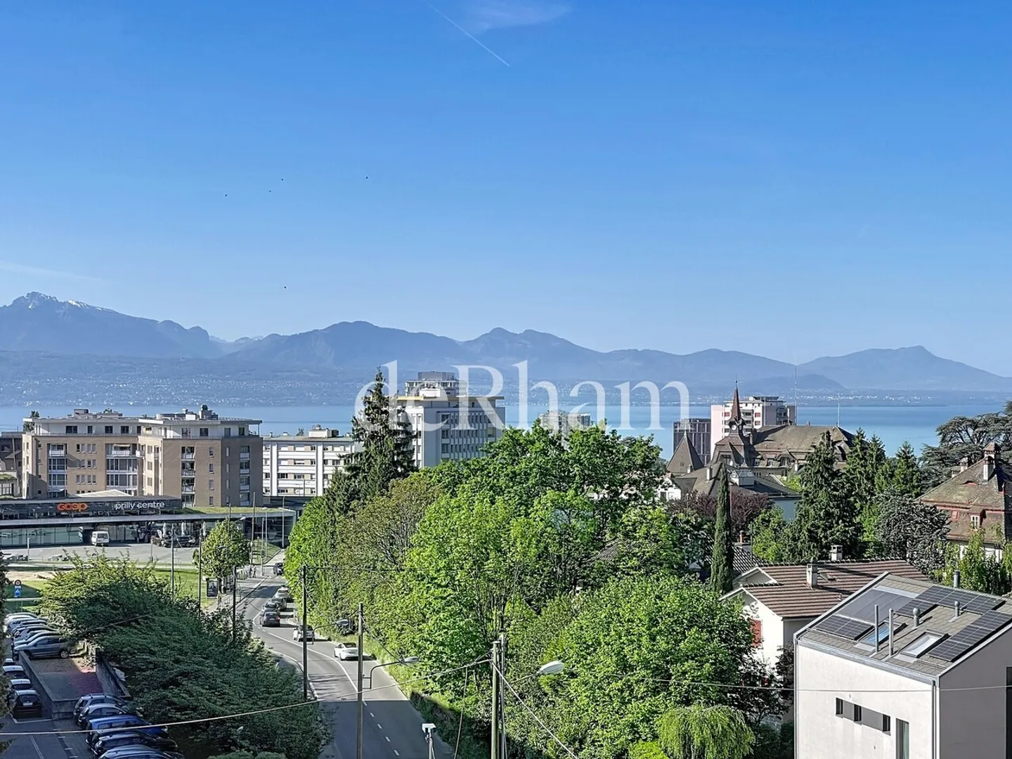 Charmante, renovierte 3.5-Zimmer-Wohnung mit schöner freier Aussicht! - Foto 1 von 7