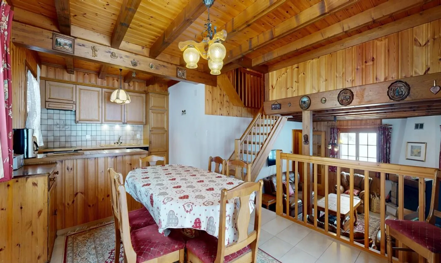 Exklusiv: Chalet mit 4 Schlafzimmern und Garage - Foto 4 von 11