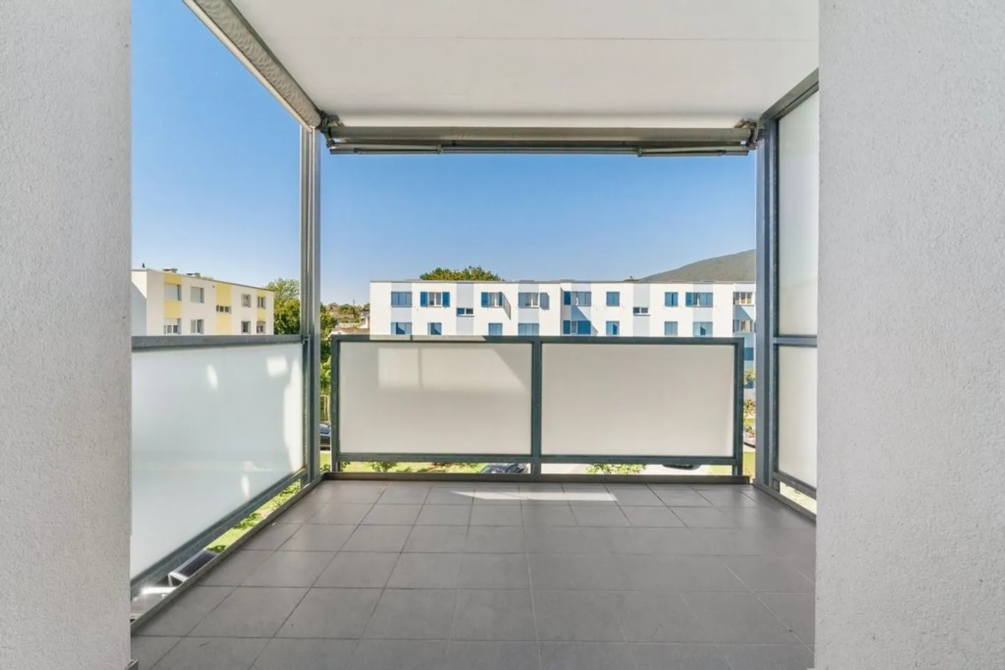 Appartement 3.5 pièces dans un emplacement central - Photo 2 sur 2