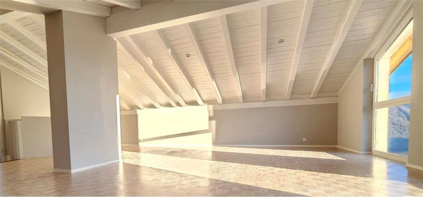 Villa Elegante con Vista Lago - Foto 3 di 13