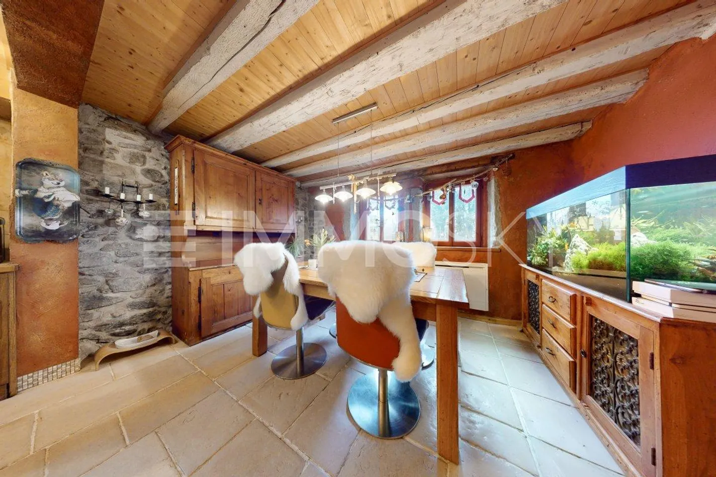 Approximately 300 m² of living space on 1,981 m² of land with swimming pool - Photo 5 of 5
