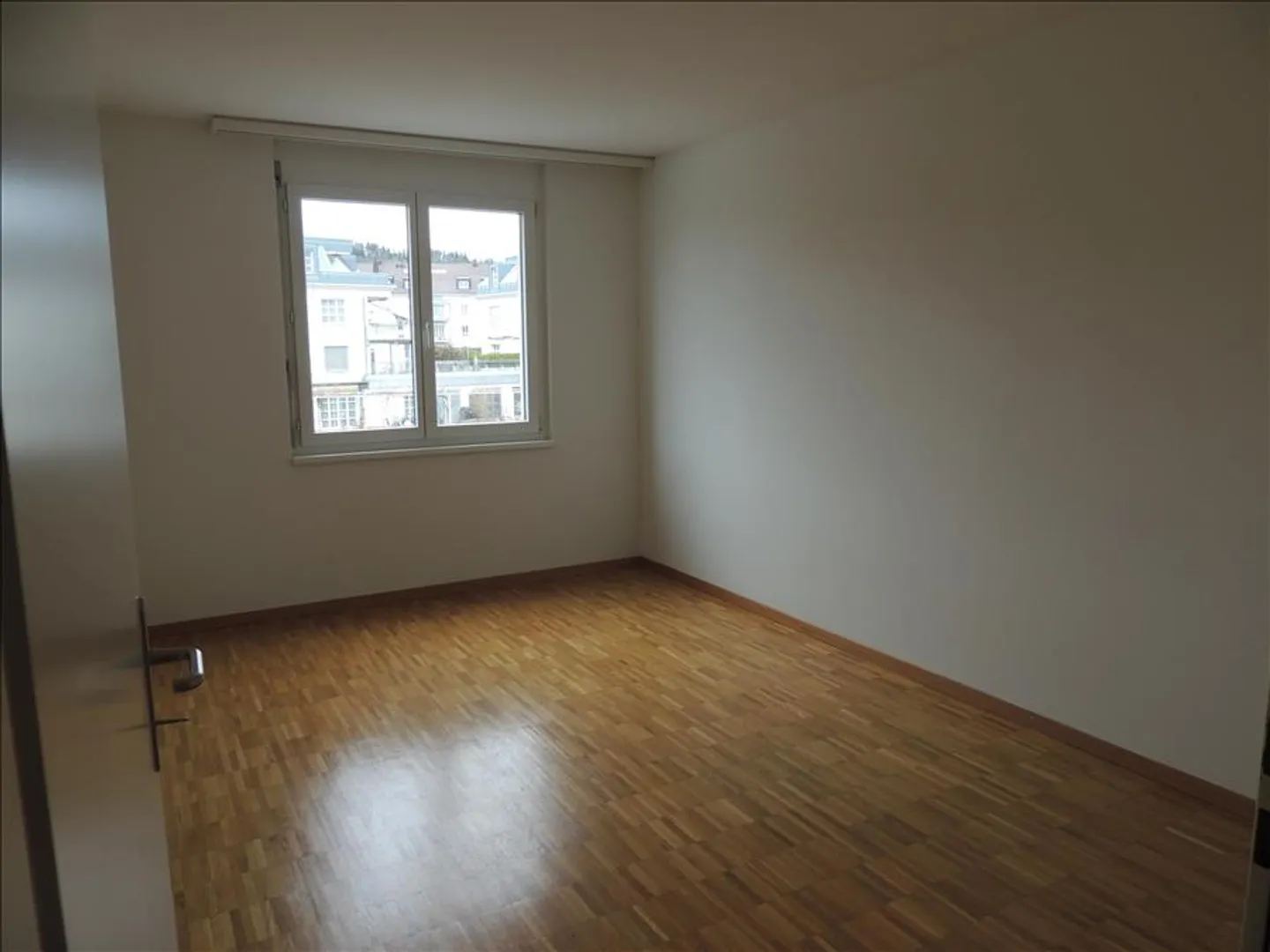 Vivere nel cuore di Pfäffikon senza deposito! - Foto 6 di 7