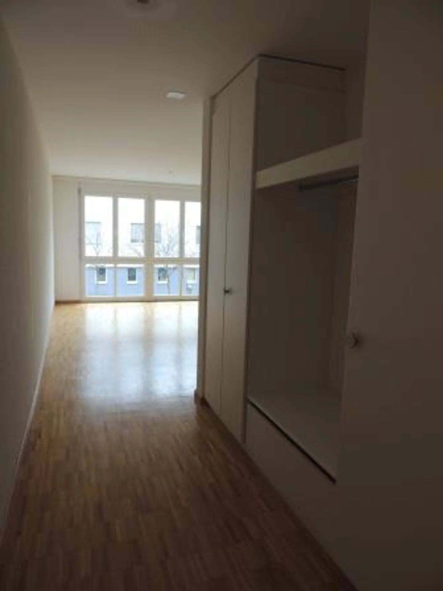 Vivere nel cuore di Pfäffikon senza deposito! - Foto 7 di 7