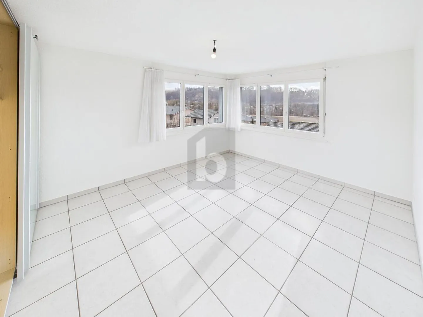 SPACIOUS AND WELL-MAINTAINED WITH WONDERFUL VIEW - Photo 4 of 6