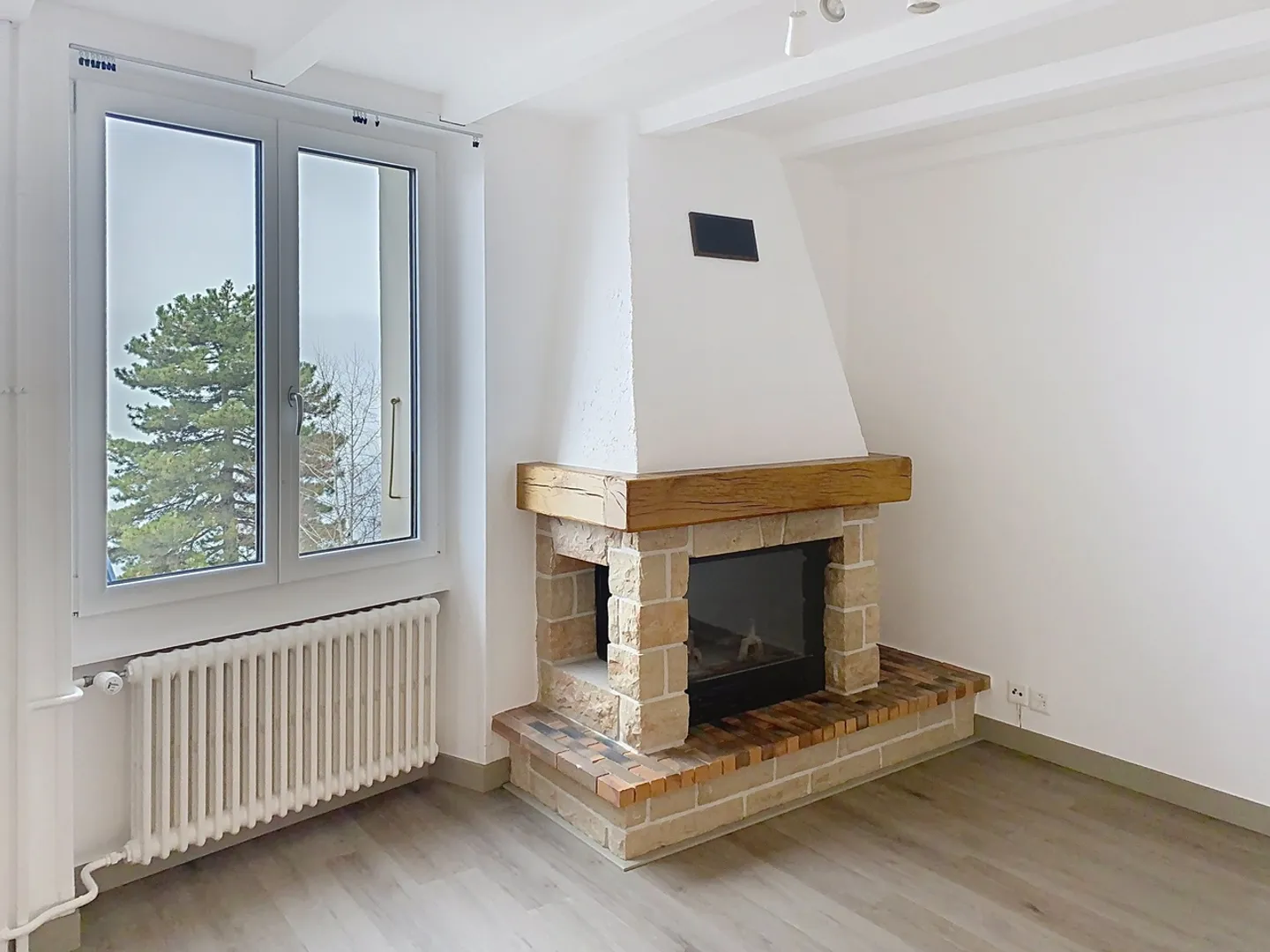 Appartement Charmant avec Vue sur le Lac - Photo 4 sur 7