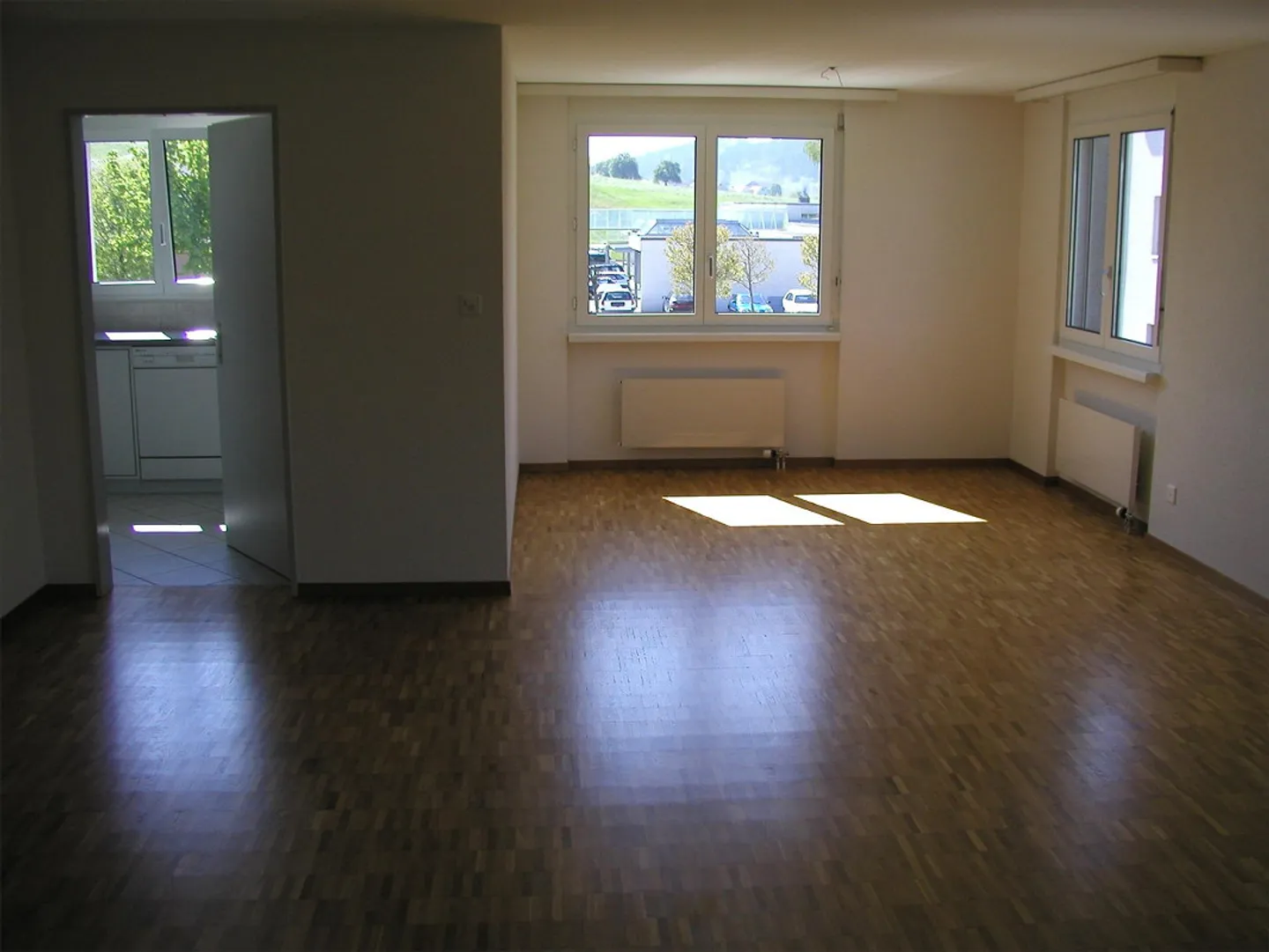 Appartement ensoleillé de 4,5 pièces au 1er étage avec vue dégagée sur la verdure - Photo 6 sur 15