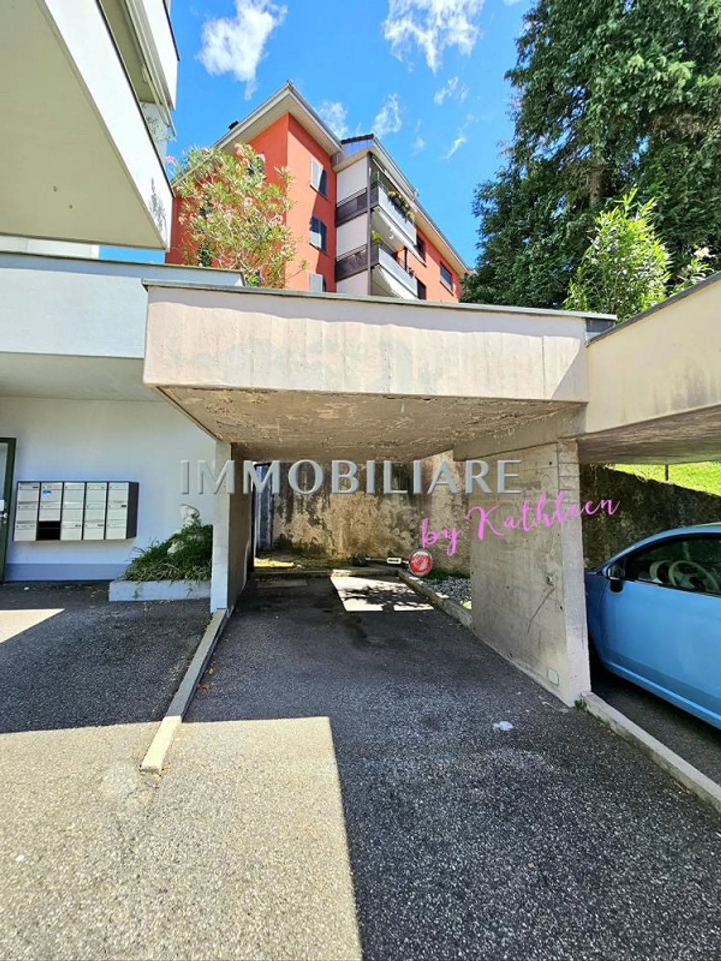 Appartement de vacances avec vue sur le lac depuis le balcon, cheminée et chemin piéton vers la gare - Photo 11 sur 13