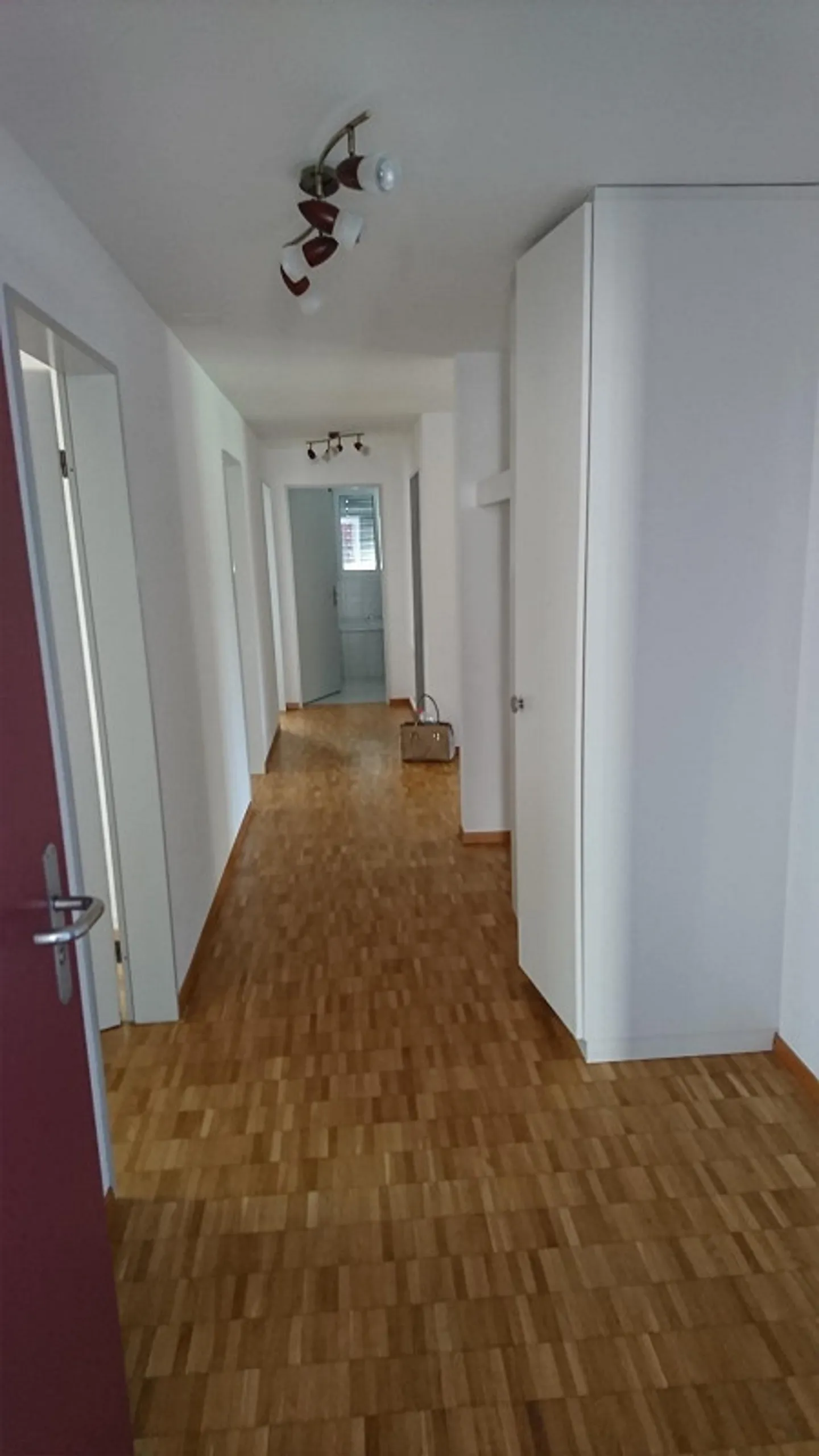 Appartement ensoleillé de 4,5 pièces au 1er étage avec vue dégagée sur la verdure - Photo 11 sur 15