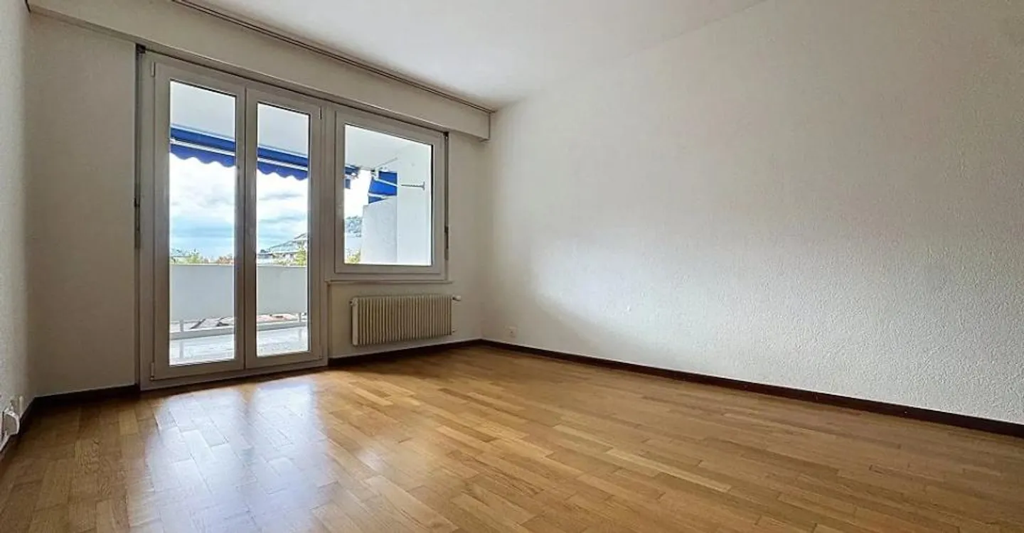 In affitto a Sierre - 3.5 stanze con due balconi e vista libera - Foto 2 di 12