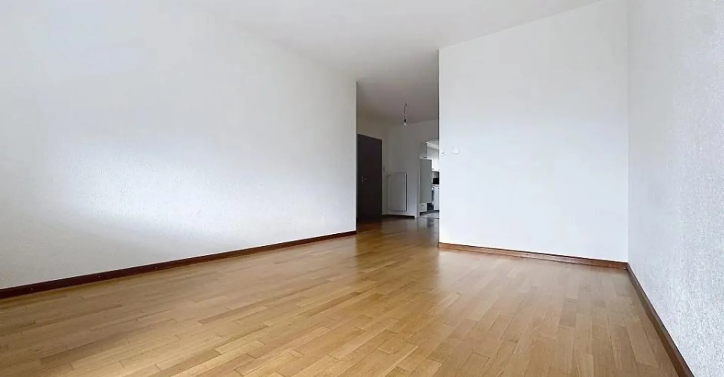 In affitto a Sierre - 3.5 stanze con due balconi e vista libera - Foto 3 di 12