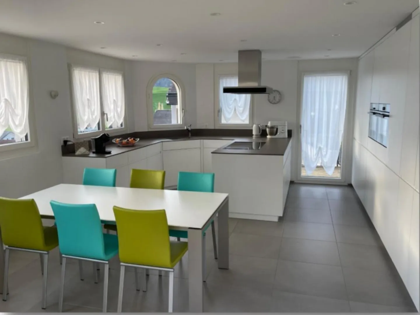 Sunny Single-Family Country House with a View of Pilatus and Stanserhorn - Photo 3 of 11