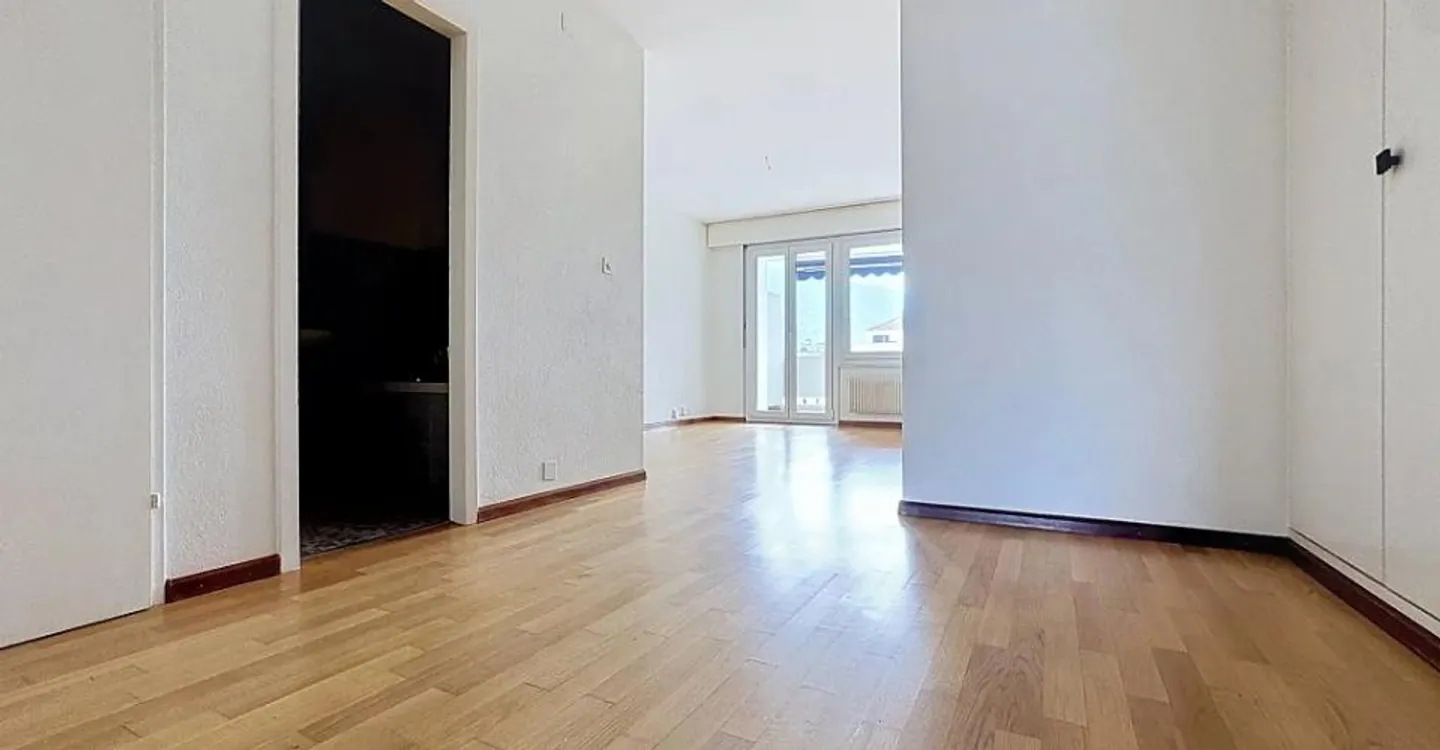 In affitto a Sierre - 3.5 stanze con due balconi e vista libera - Foto 4 di 12
