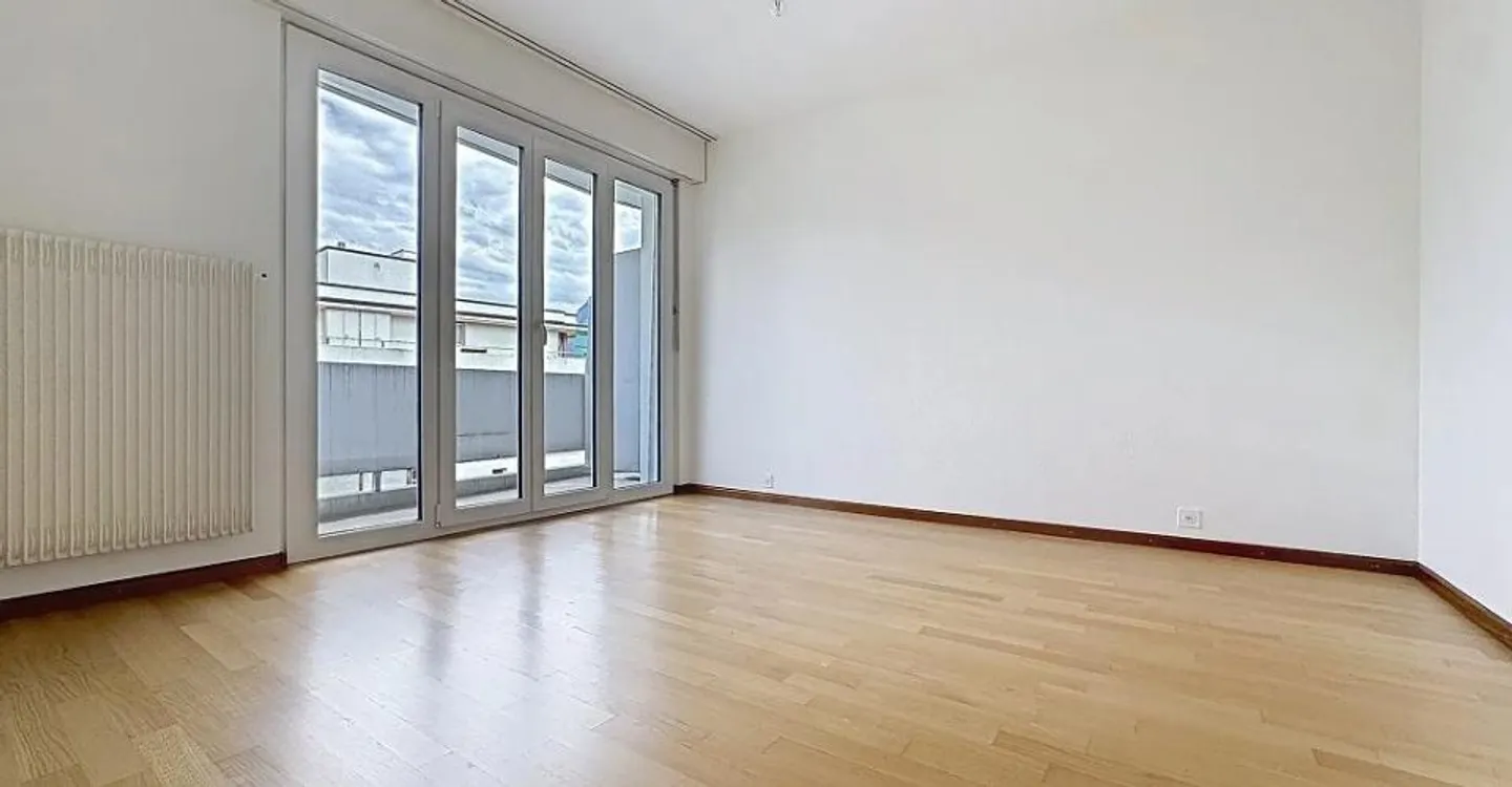 In affitto a Sierre - 3.5 stanze con due balconi e vista libera - Foto 5 di 12