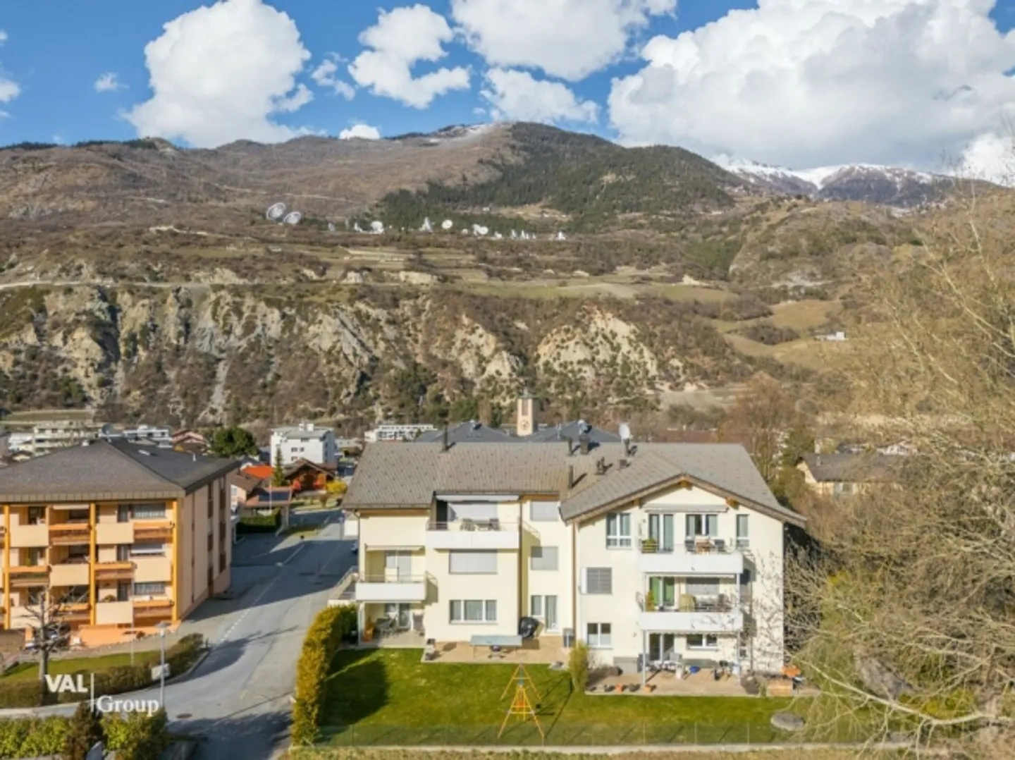 Your new home: Modern living experience with plenty of space for the whole family - Photo 1 of 12