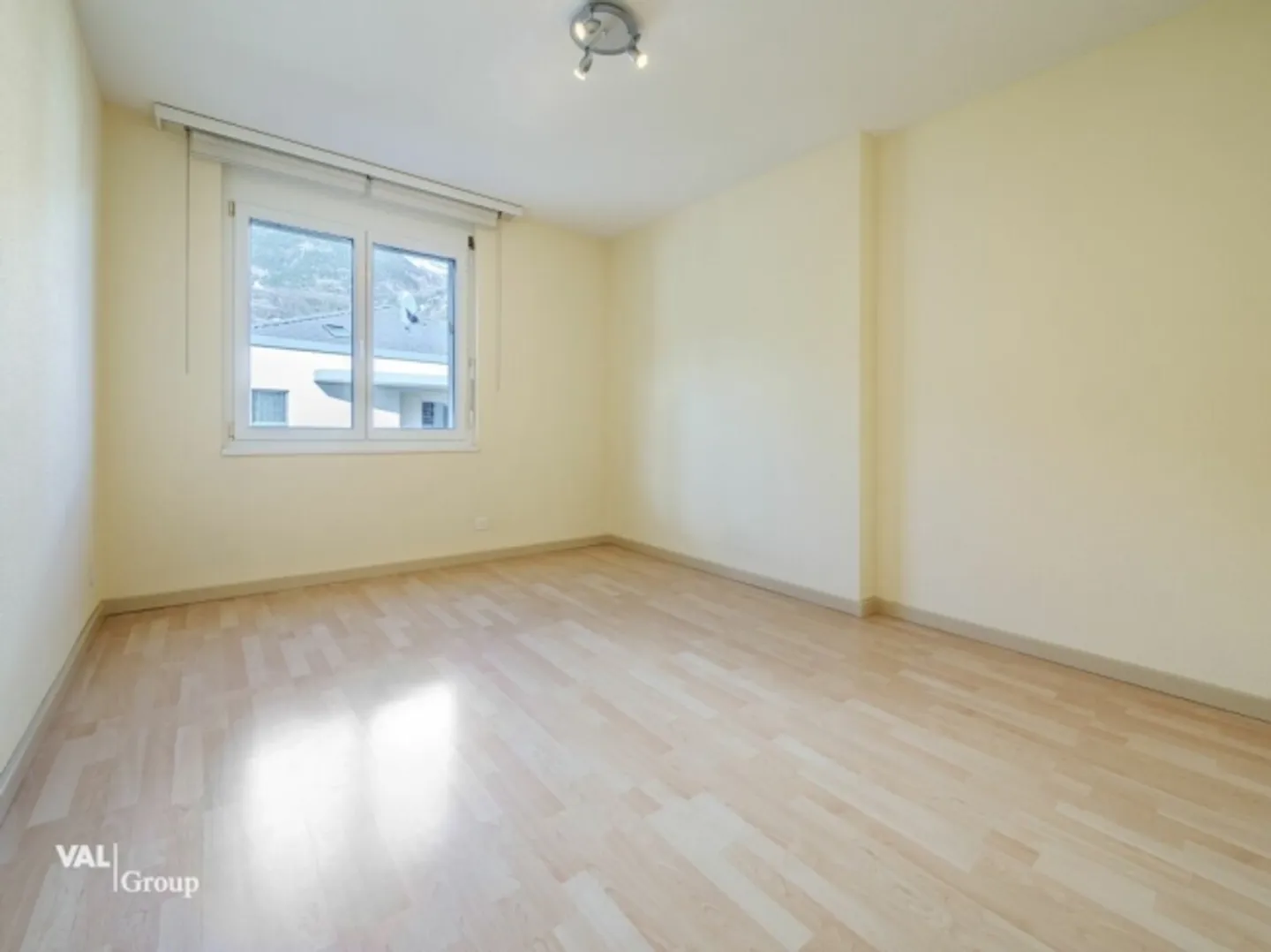 Your new home: Modern living experience with plenty of space for the whole family - Photo 4 of 12