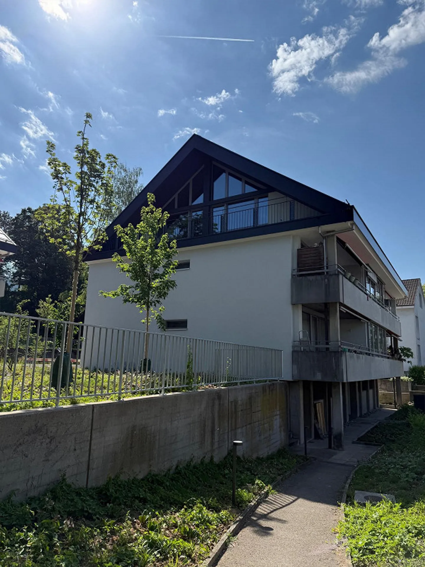 Charmante Dachwohnung - Foto 1 von 9