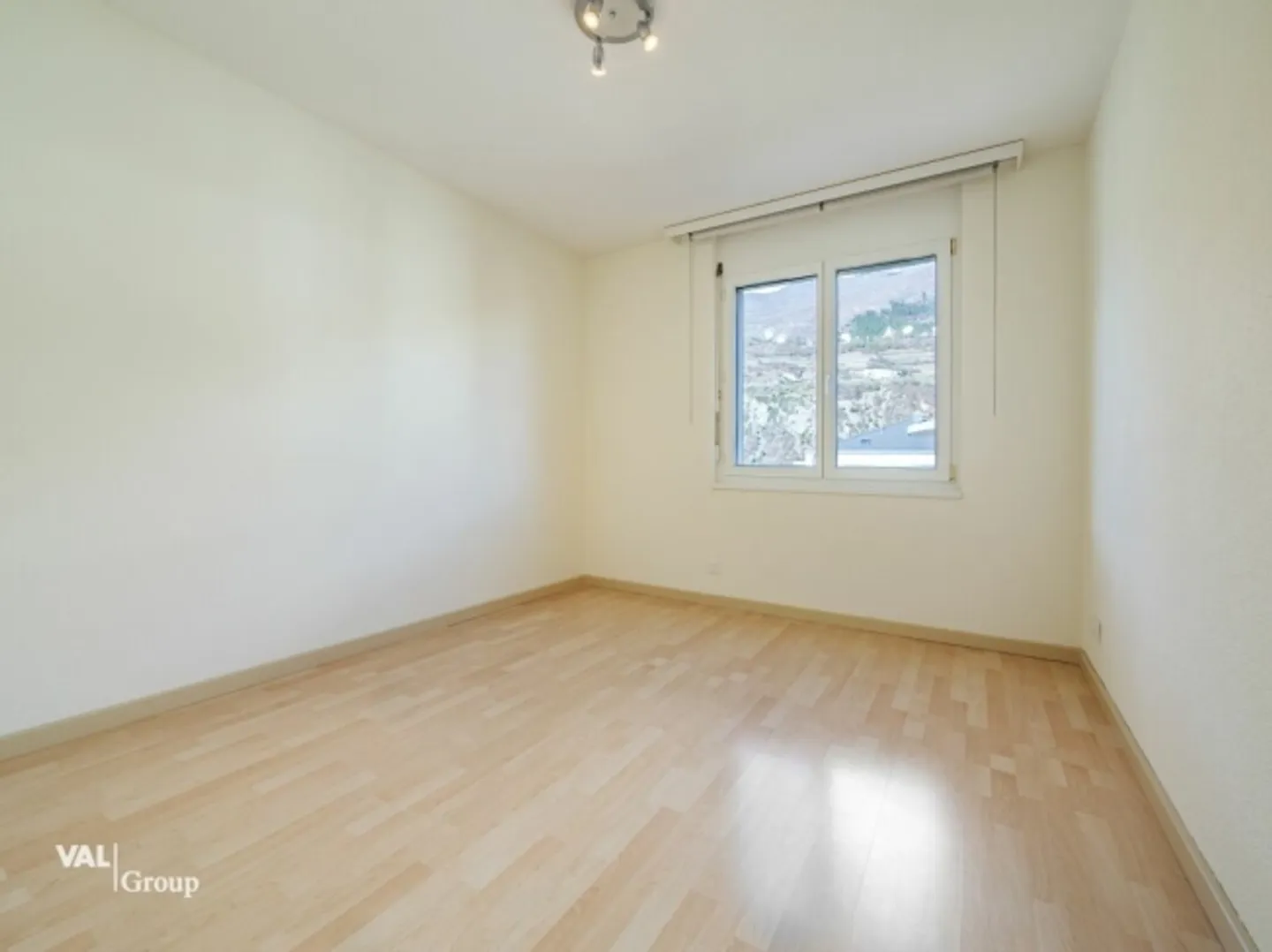 Your new home: Modern living experience with plenty of space for the whole family - Photo 5 of 12