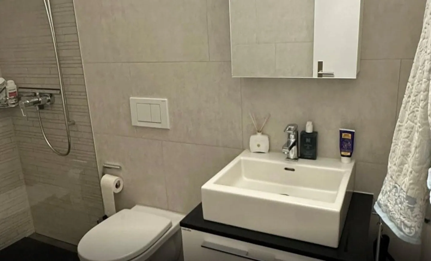 Beautiful, modern 3.5-room apartment in an attractive location in Zug - Photo 6 of 13