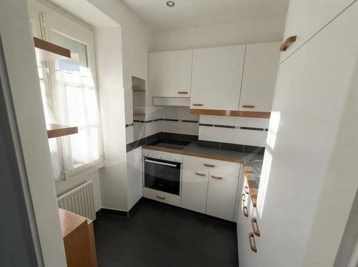 27 Ancienne Street, Charming 2.5 Room Apartment in Carouge - Photo 3 of 5
