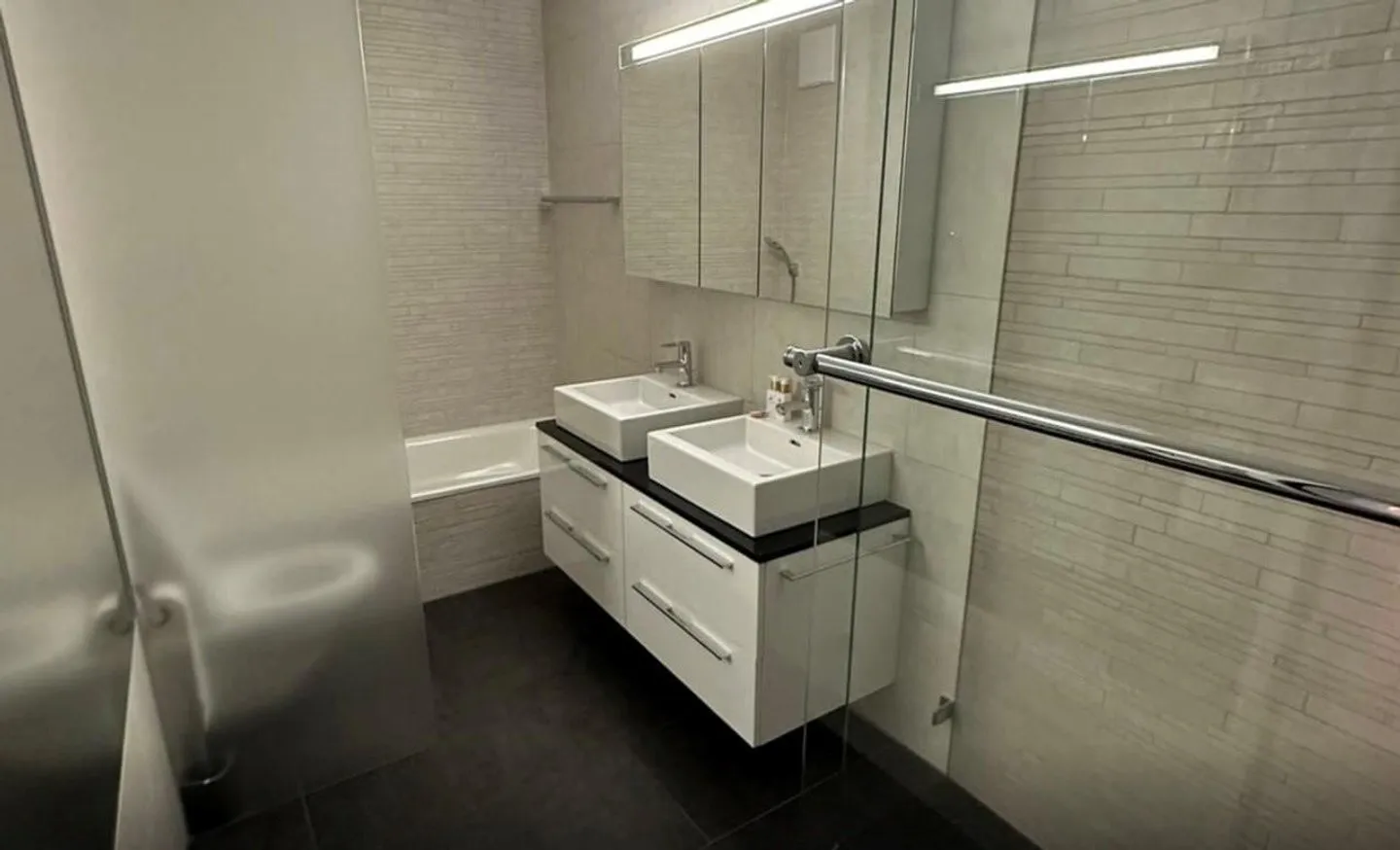 Beautiful, modern 3.5-room apartment in an attractive location in Zug - Photo 8 of 13