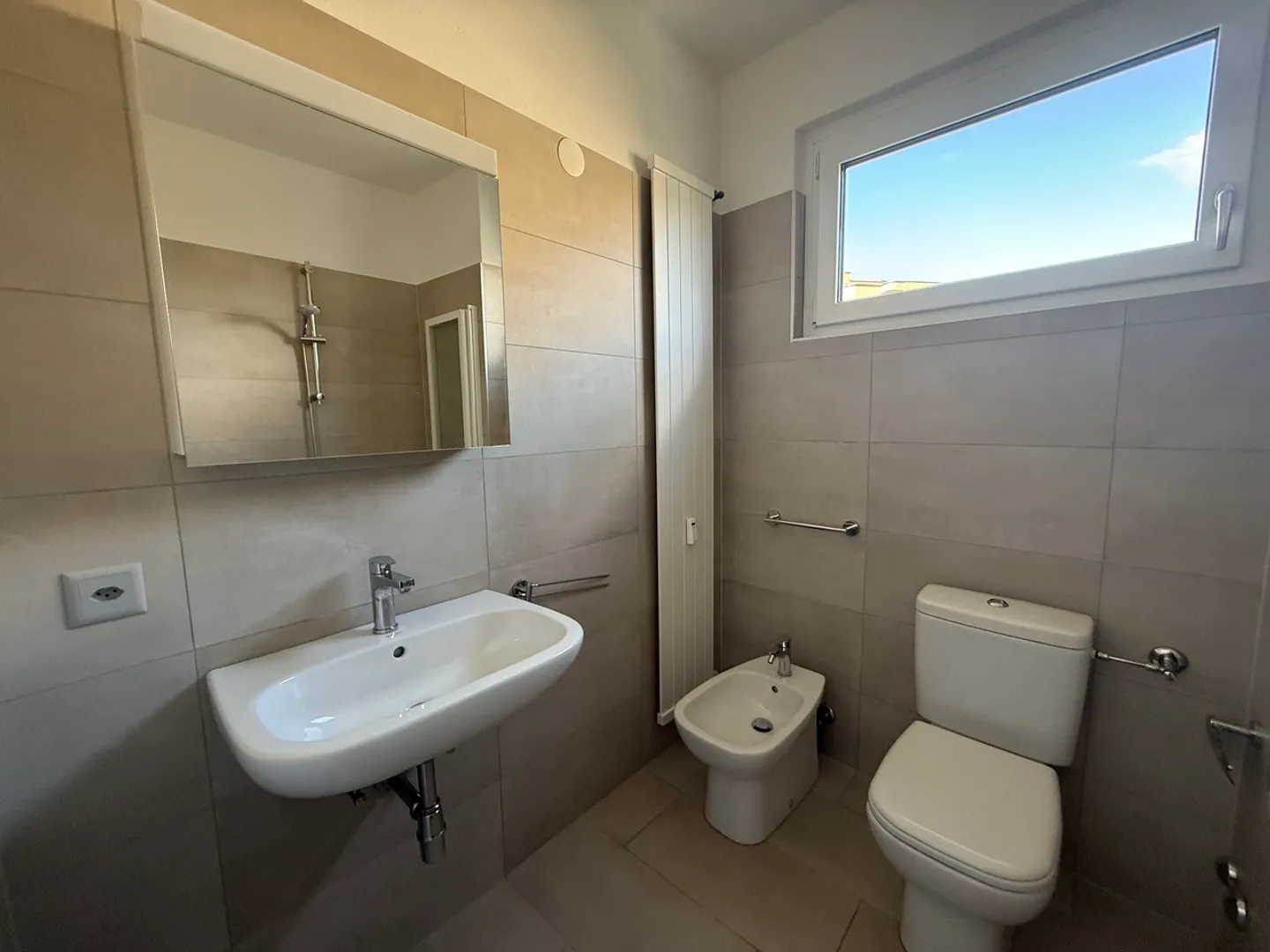 Apartment for rent - Photo 8 of 13