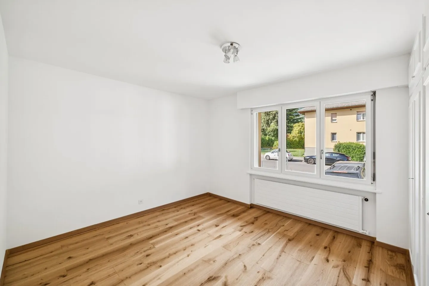 Großes Einfamilienhaus mit großem ausgebautem Keller - Foto 8 von 14