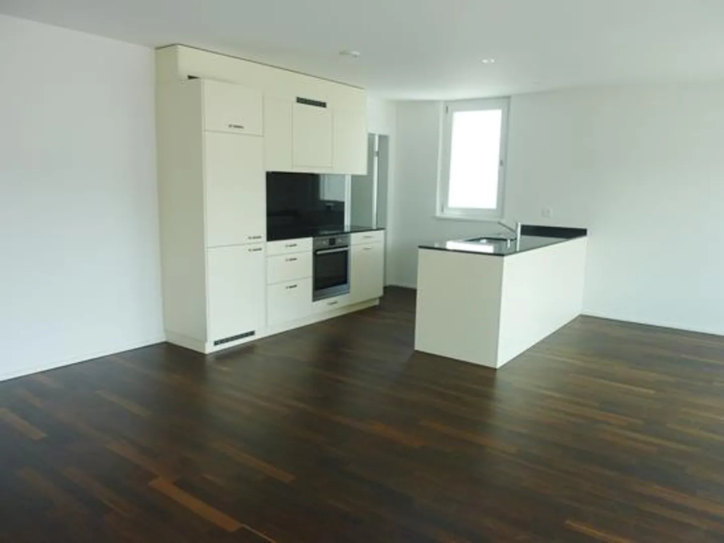 Apartment for rent - Photo 2 of 3