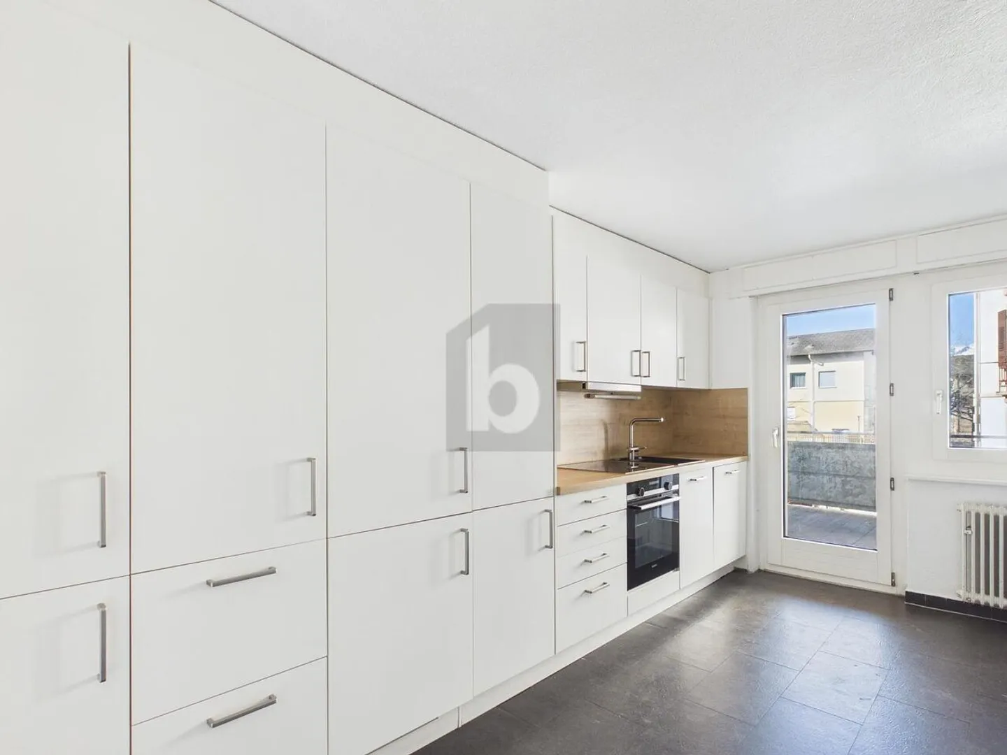 RENOVATED, SUNNY AND CENTRAL - Photo 2 of 6