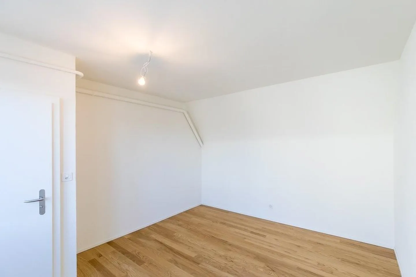 Renovierte Mansarde im Herzen von Basel - Foto 3 von 5