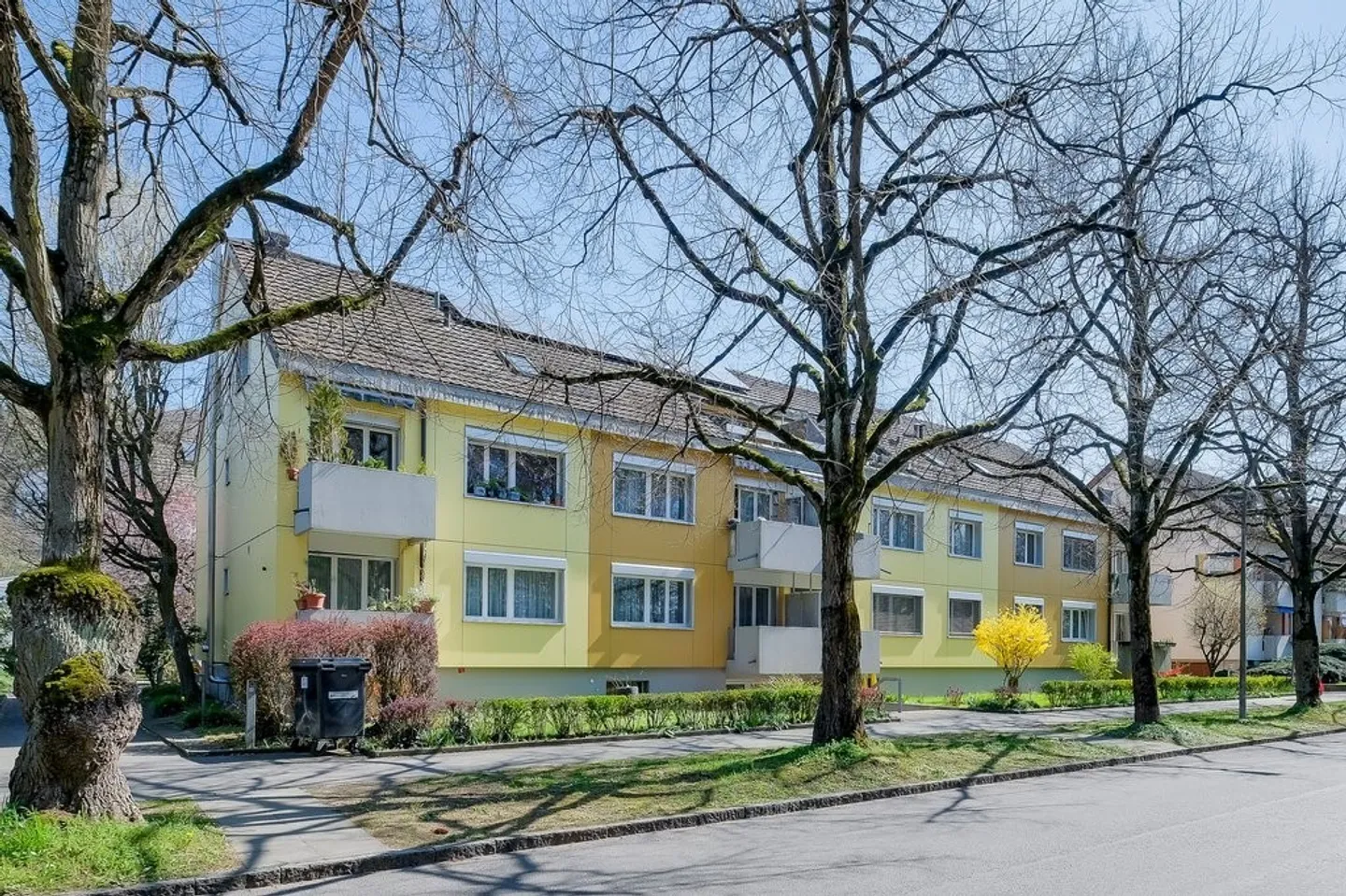 Quartiere residenziale tranquillo a Riehen - Foto 1 di 6