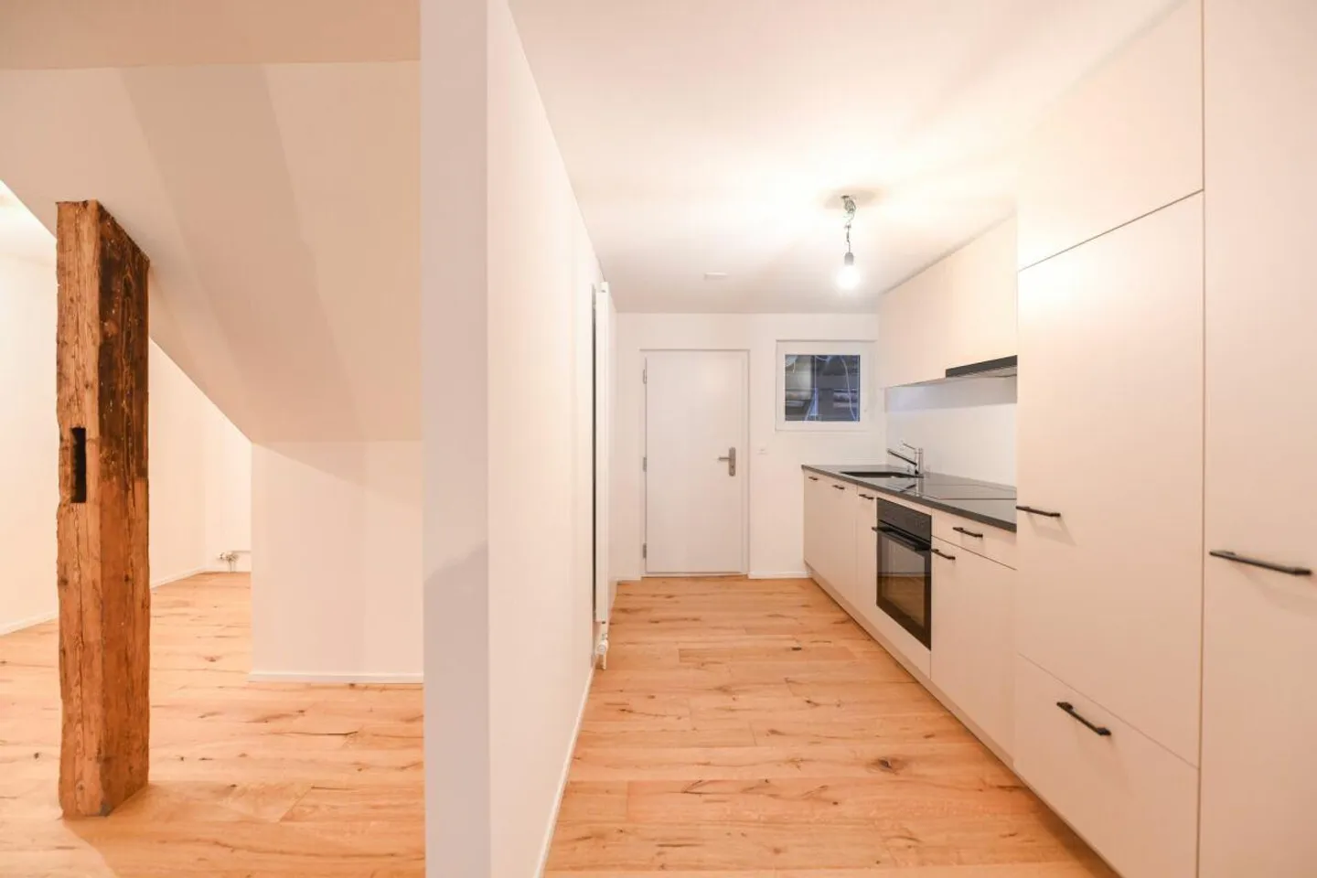 Casa multifamiliare completamente ristrutturata e casa a schiera con un totale ... - Foto 2 di 14