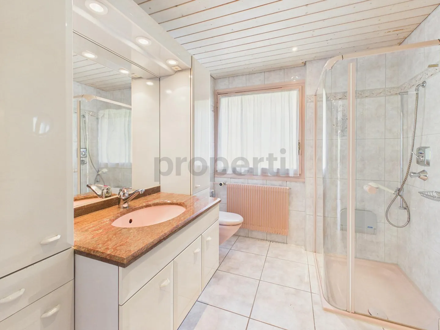 Spacious 6.5-room single-family house with garden in a unique location... - Photo 13 of 14