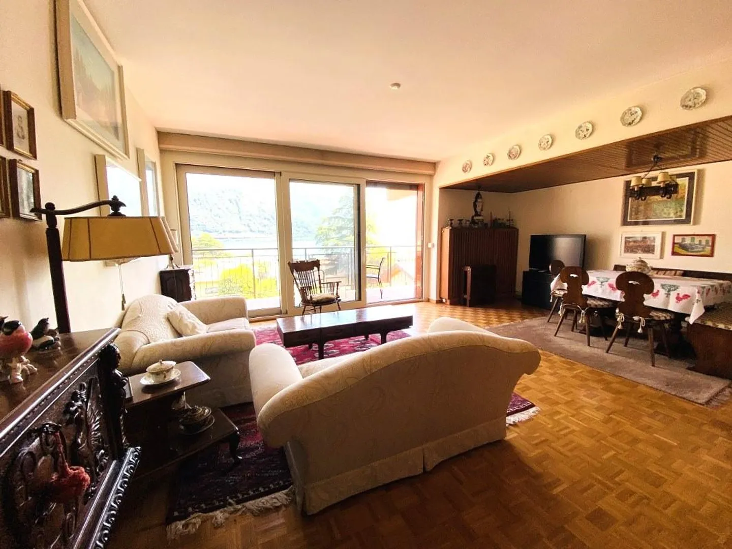 PRÄCHTIGE DACHGESCHOSSWOHNUNG - 5 ZIMMER MIT PANORAMATERRASSE ÜBER DEM SEE - Foto 3 von 9