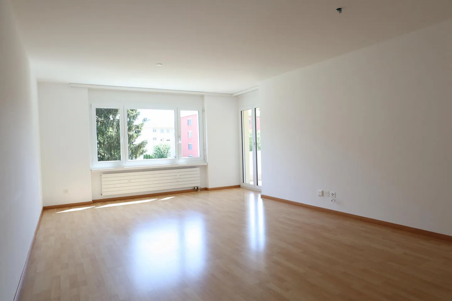 Idéal pour vous ! Appartement de 4,5 pièces au 1er étage - Photo 3 sur 11