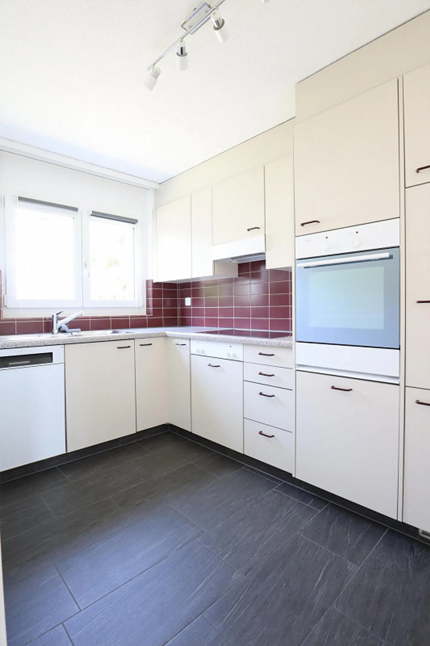 Idéal pour vous ! Appartement de 4,5 pièces au 1er étage - Photo 6 sur 11