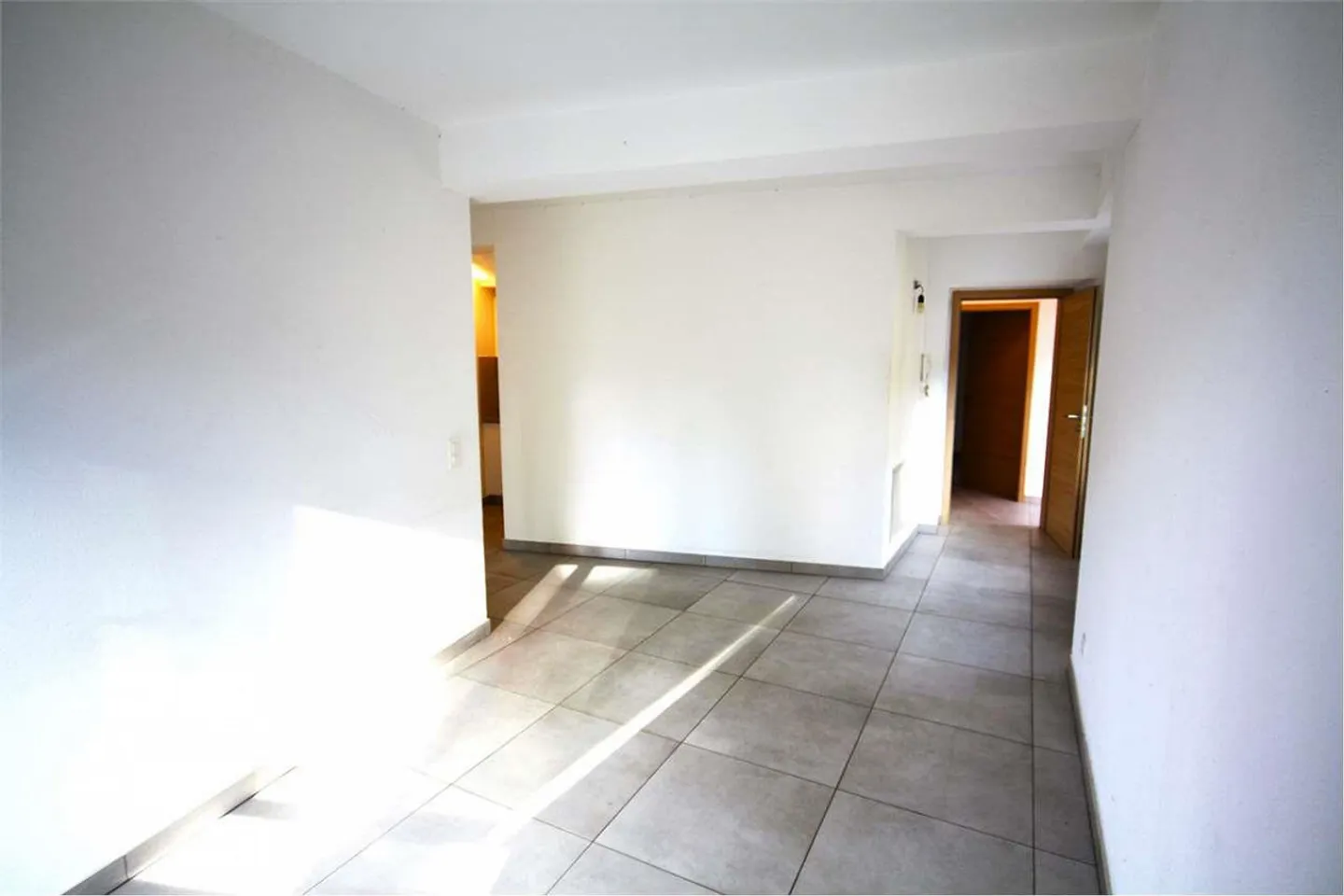 CADEMPINO: 2,5 ZIMMER EINE ECHTE GELEGENHEIT - Foto 2 von 6